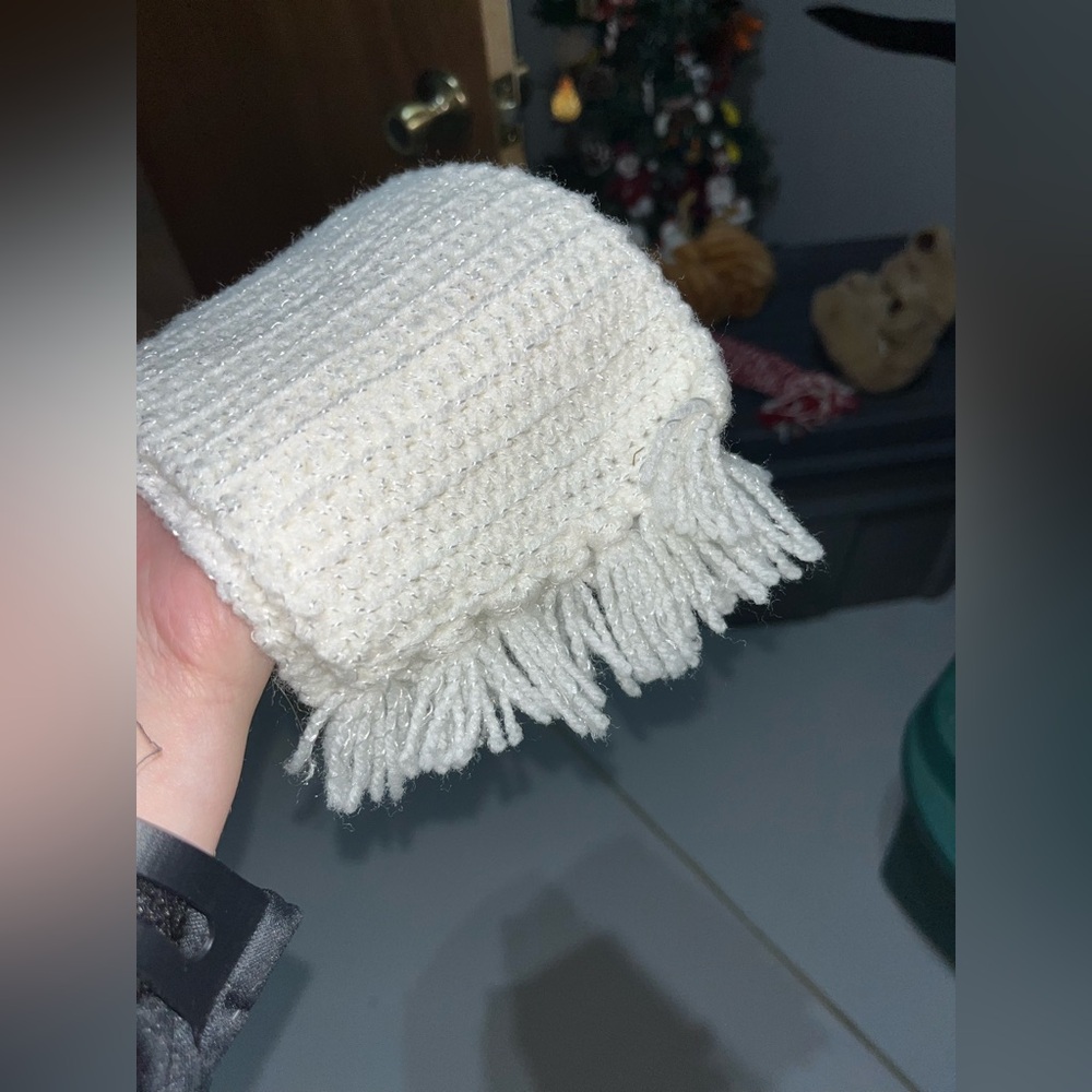 HANDMADE SMALL SCARF - Picture 2 of 3